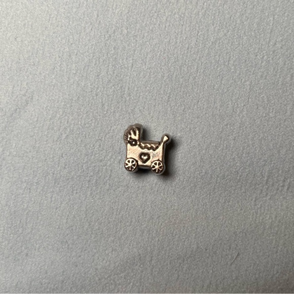 Baby carriage charm - Picture 2 of 2